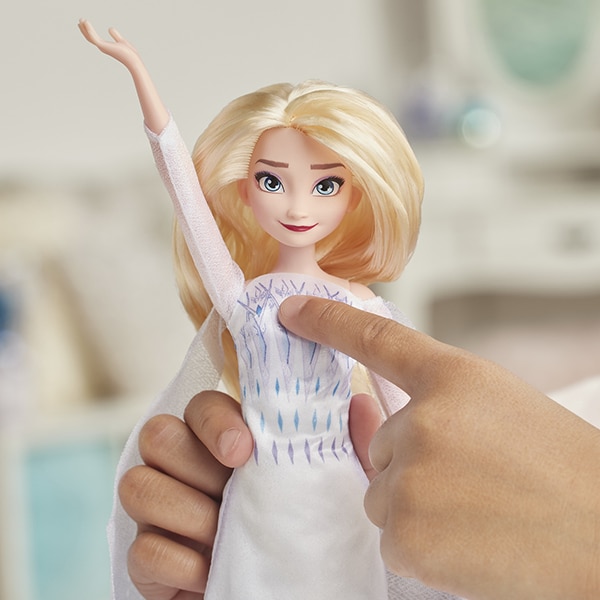 Papusa FROZEN Disney II - Elsa Musical Adventure E8880, 3 ani+, alb-belu