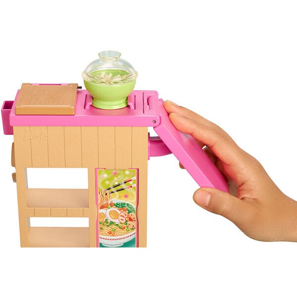 Papusa BARBIE Pregateste noodles MTGHK43, 4 ani+, multicolor