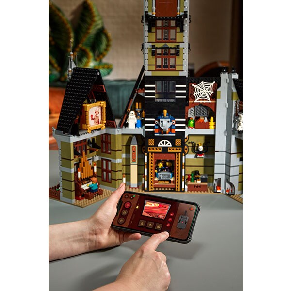 LEGO Creator Expert: Casa bantuita 10273, 18 ani+, 3231 piese