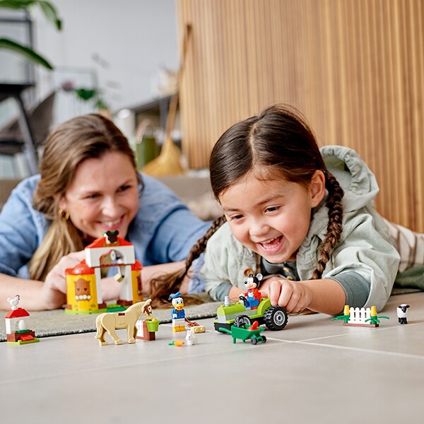 LEGO Mickey and Friends: Ferma lui Mickey Mouse si Donald Duck 10775, 4 ani+, 118 piese