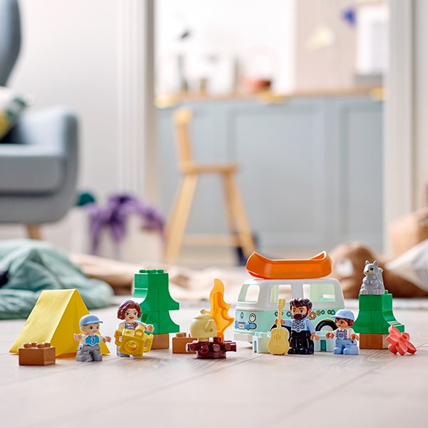 LEGO DUPLO: Aventura cu rulota de vacanta a familiei 10946, 2 ani+, 30 piese