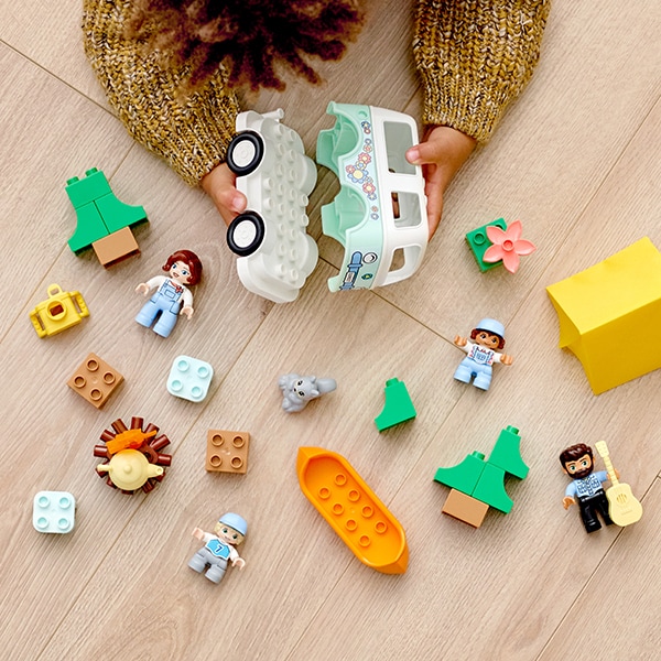 LEGO DUPLO: Aventura cu rulota de vacanta a familiei 10946, 2 ani+, 30 piese
