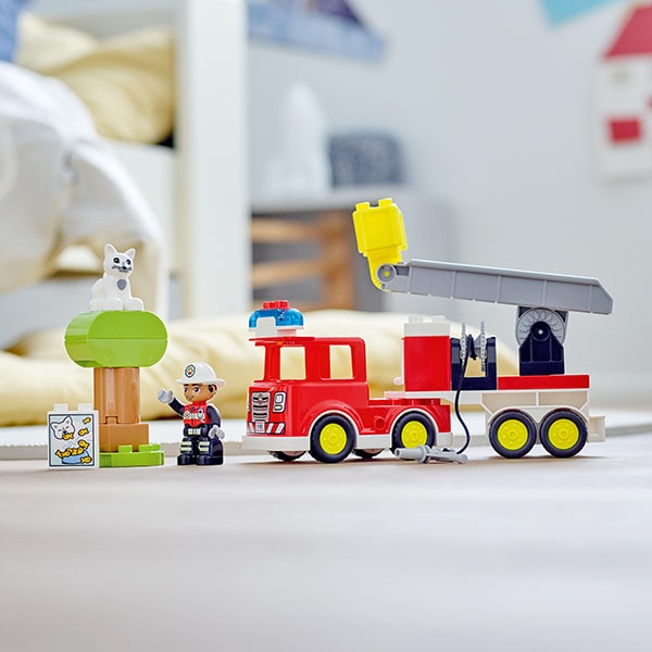 LEGO Duplo: Camion de pompieri pentru salvare 10969, 2 ani+, 21 piese