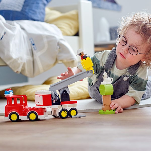 LEGO Duplo: Camion de pompieri pentru salvare 10969, 2 ani+, 21 piese
