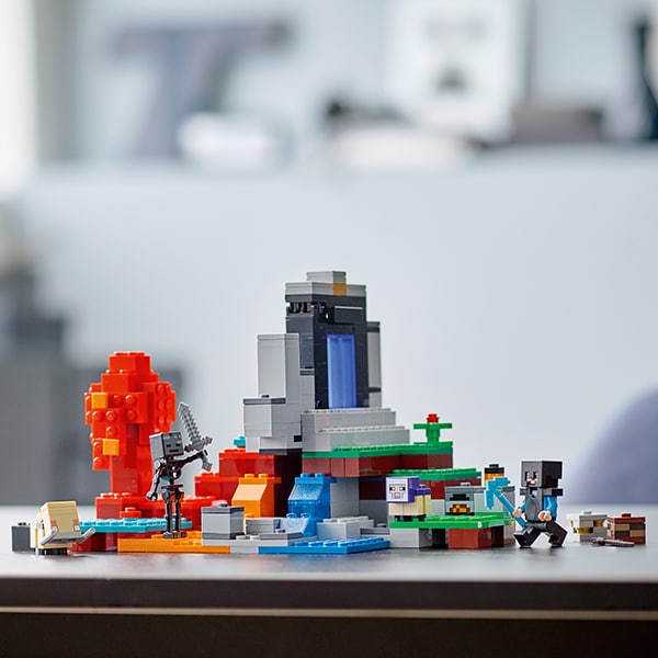 LEGO Minecraft: Portalul ruinat 21172, 8 ani+, 316 piese
