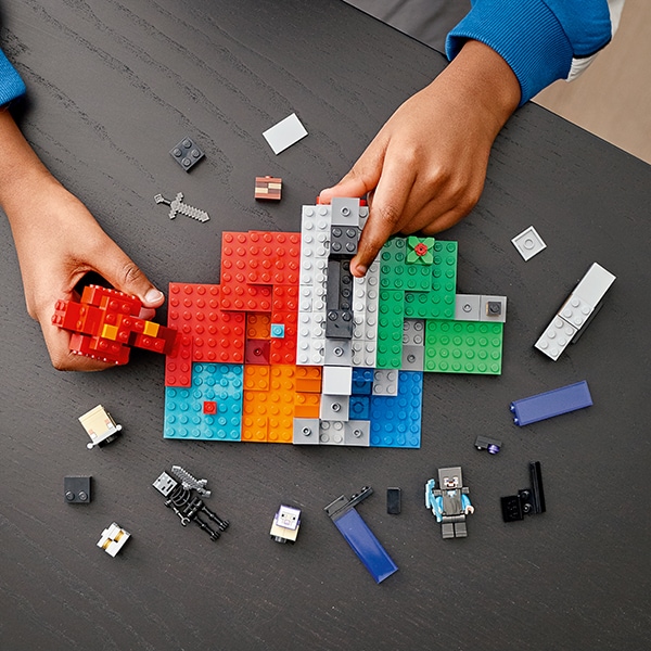 LEGO Minecraft: Portalul ruinat 21172, 8 ani+, 316 piese