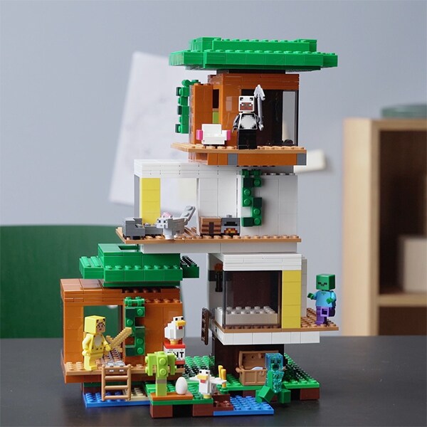 LEGO Minecraft: Casuta din copac 21174, 9 ani+, 909 piese