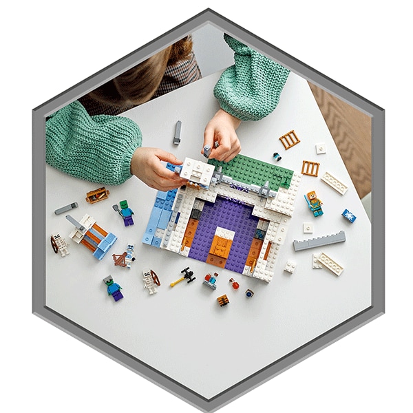 LEGO Minecraft: Castelul de gheata 21186, 8 ani+, 499 piese