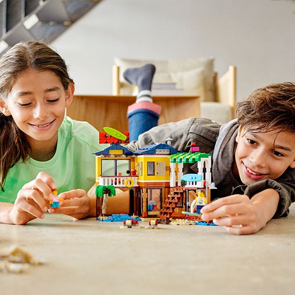 LEGO Creator: Casa de pe plaja a surferilor 31118, 8 ani+, 564 piese