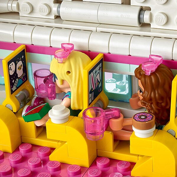 LEGO Friends: Avionul Heartlake City 41429, 7 ani+, 574 piese