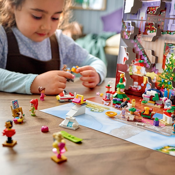 LEGO Friends: Calendar Advent 41690, 6 ani+, 370 piese