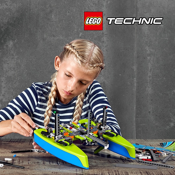 LEGO Technic: Catamaran 42105, 8 ani+, 404 piese