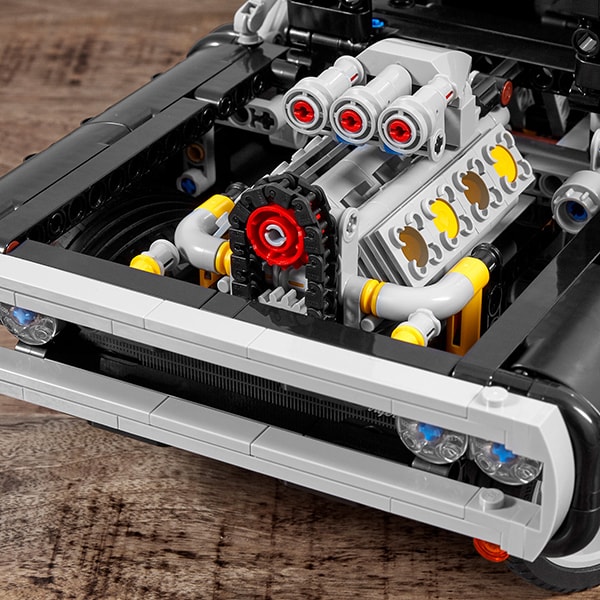 LEGO Technic: Dom's Dodge Charger 42111, 10 ani+, 1077 piese