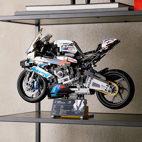 LEGO Technic: BMW M 1000 RR 42130, 18 ani+, 1920 piese