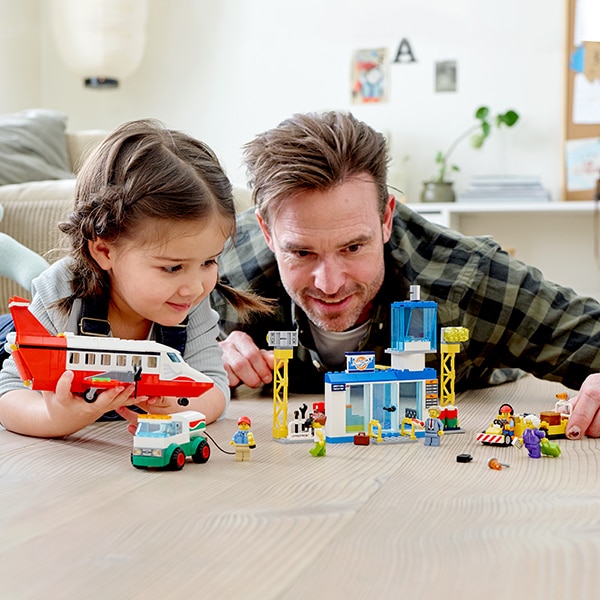 LEGO City: Aeroport central 60261, 4 ani+, 286 piese