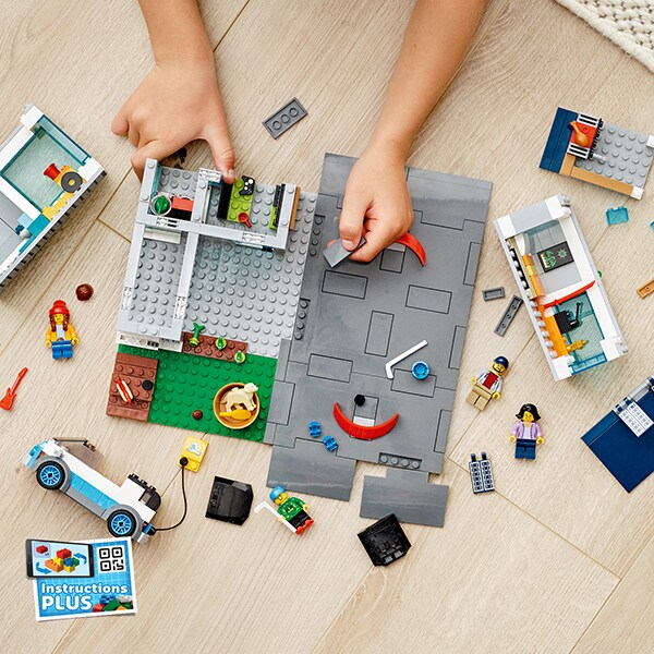 LEGO City: Casa familiei 60291, 5 ani+, 388 piese