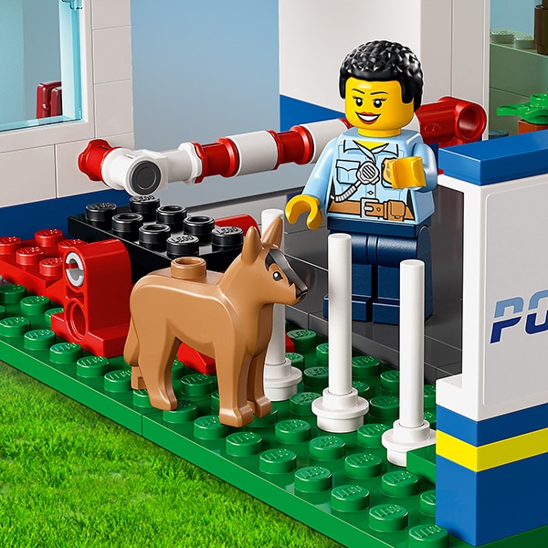 LEGO City: Sectie de politie 60316, 6 ani+, 668 piese