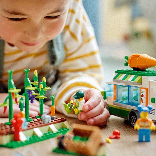 LEGO City: Furgoneta fermierului 60345, 5 ani+, 310 piese