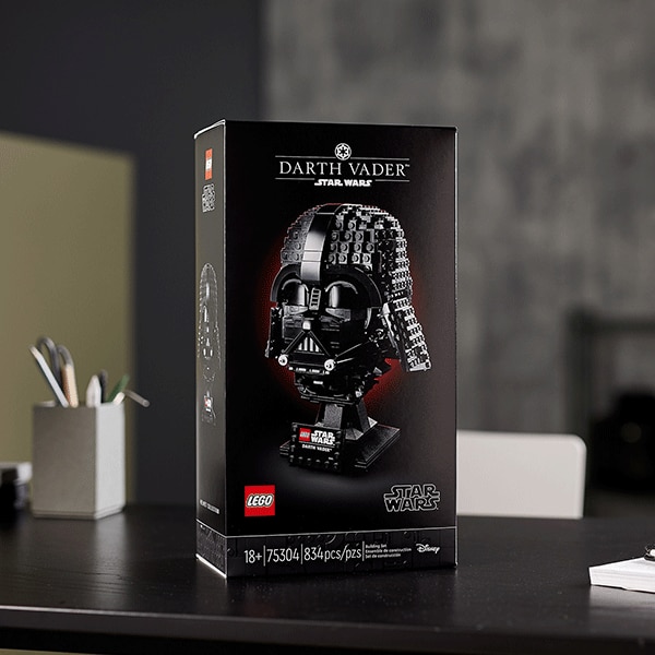 LEGO Star Wars: Casca Darth Vader 75304, 18 ani+, 834 piese