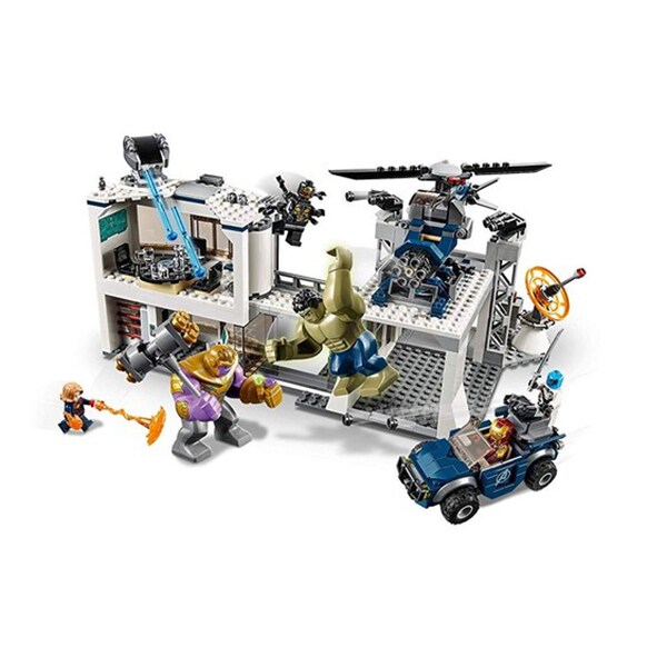LEGO Super Heroes: Batalia combinata a Razbunatorilor 76131, 8 ani+, 699 piese