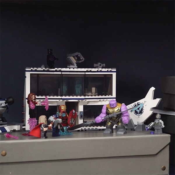 LEGO Super Heroes: Sfarsitul jocului Batalia finala 76192, 8 ani+, 527 piese