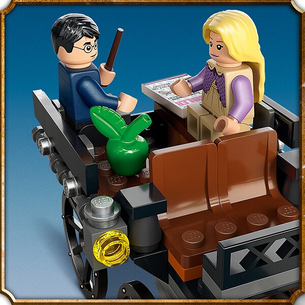 LEGO Harry Potter: Trasura Si caii Thestral de la Hogwarts 76400, 7 ani+, 121 piese