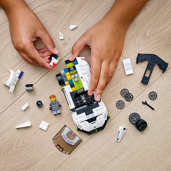 LEGO Speed Champions: Koenigsegg Jesko 76900, 7 ani+, 280 piese