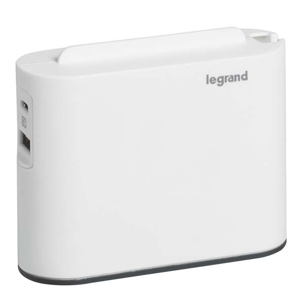 Adaptor priza LEGRAND L049401, 2 prize, 2 x USB, alb