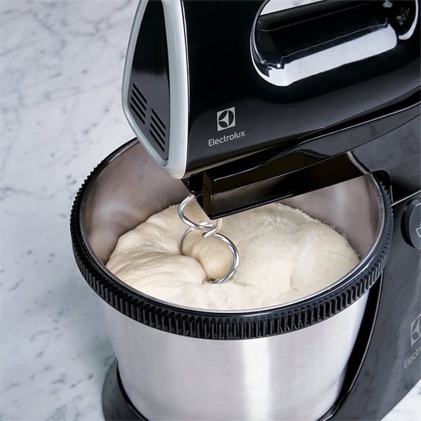 Mixer cu bol ELECTROLUX ESM3310, 3.5l, 450W, 5 trepte viteza, negru-argintiu