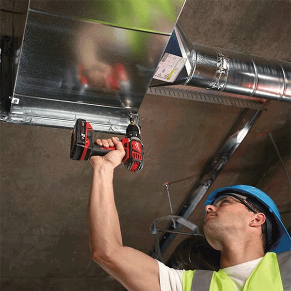 Masina de gaurit si insurubat (bormasina) MILWAUKEE M18 BDD-202C, 18V, 2 acumulatori 2.0Ah, 1800RPM, 50Nm, mandrina rapida