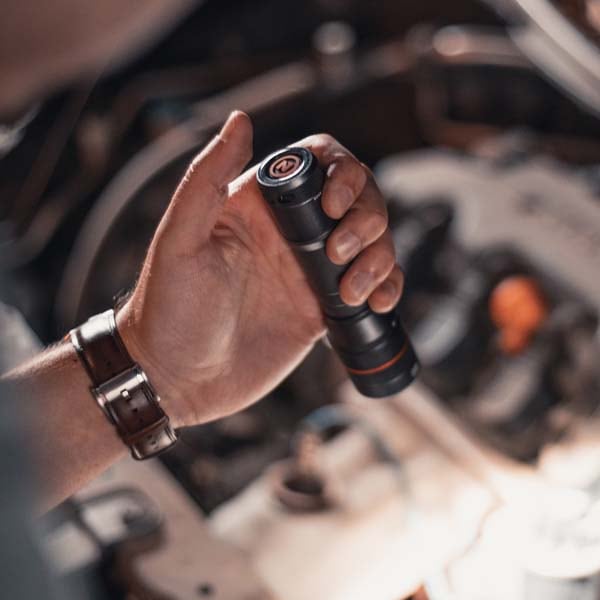 Lanterna LED NEBO Newton 500 NEB-FLT-0014-G, 500 lumeni, 3xAAA, gri