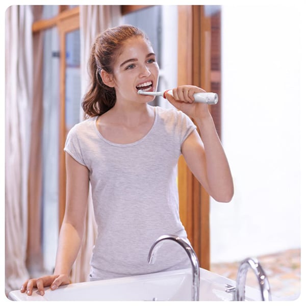 Periuta de dinti electrica copii Oral-B Teen, Bluetooth, 40000 pulsatii/min, Curatare 3D, 3 programe, 2 capate, alb