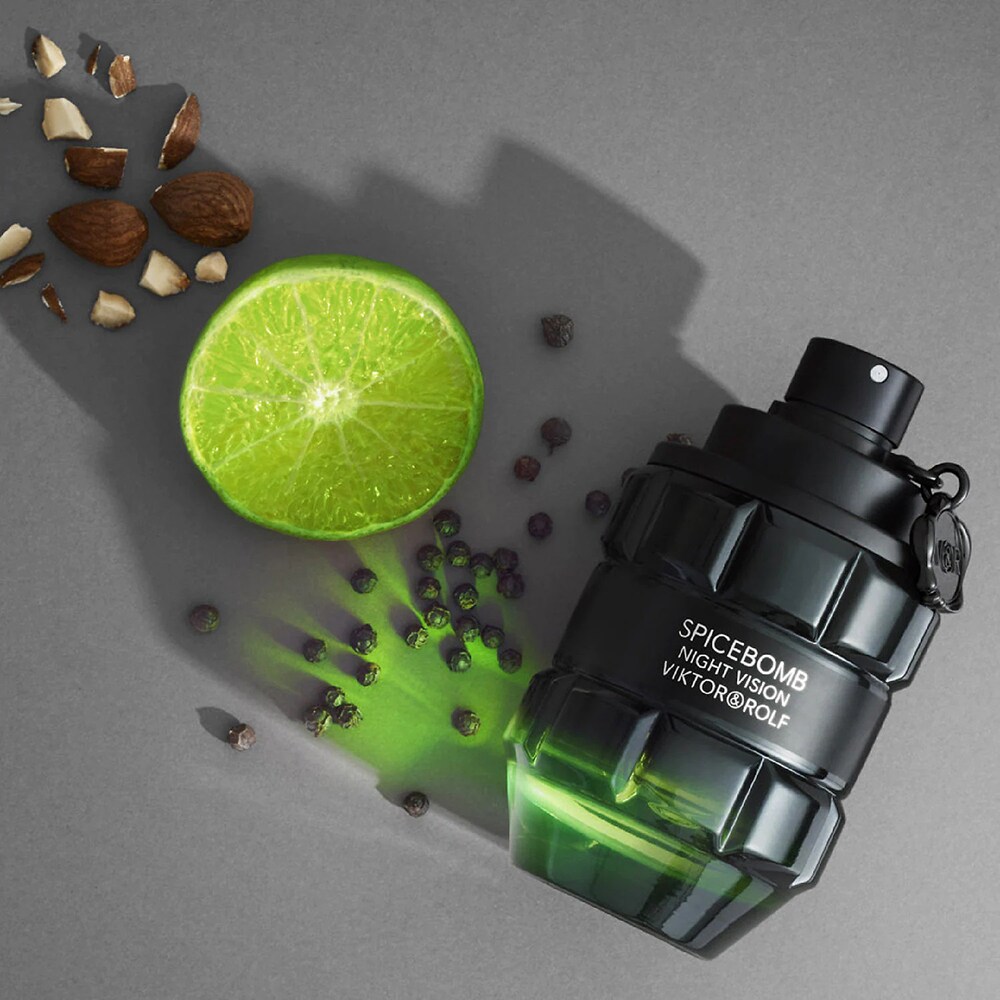 Apa de toaleta VIKTOR & ROLF Spicebomb Night Vision, Barbati, 90ml