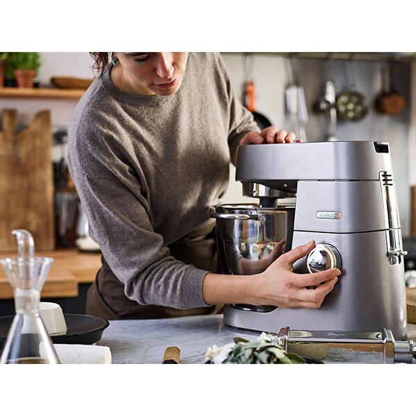 Robot de bucatarie KENWOOD Chef XL Titanium KVL8320S, vas 6.7l, blender 1.6l, 1700W, viteza variabila, argintiu