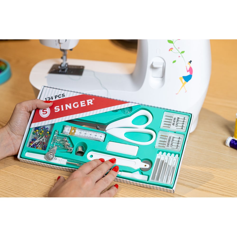Set croitorie SINGER 7883, 134 piese, multicolor
