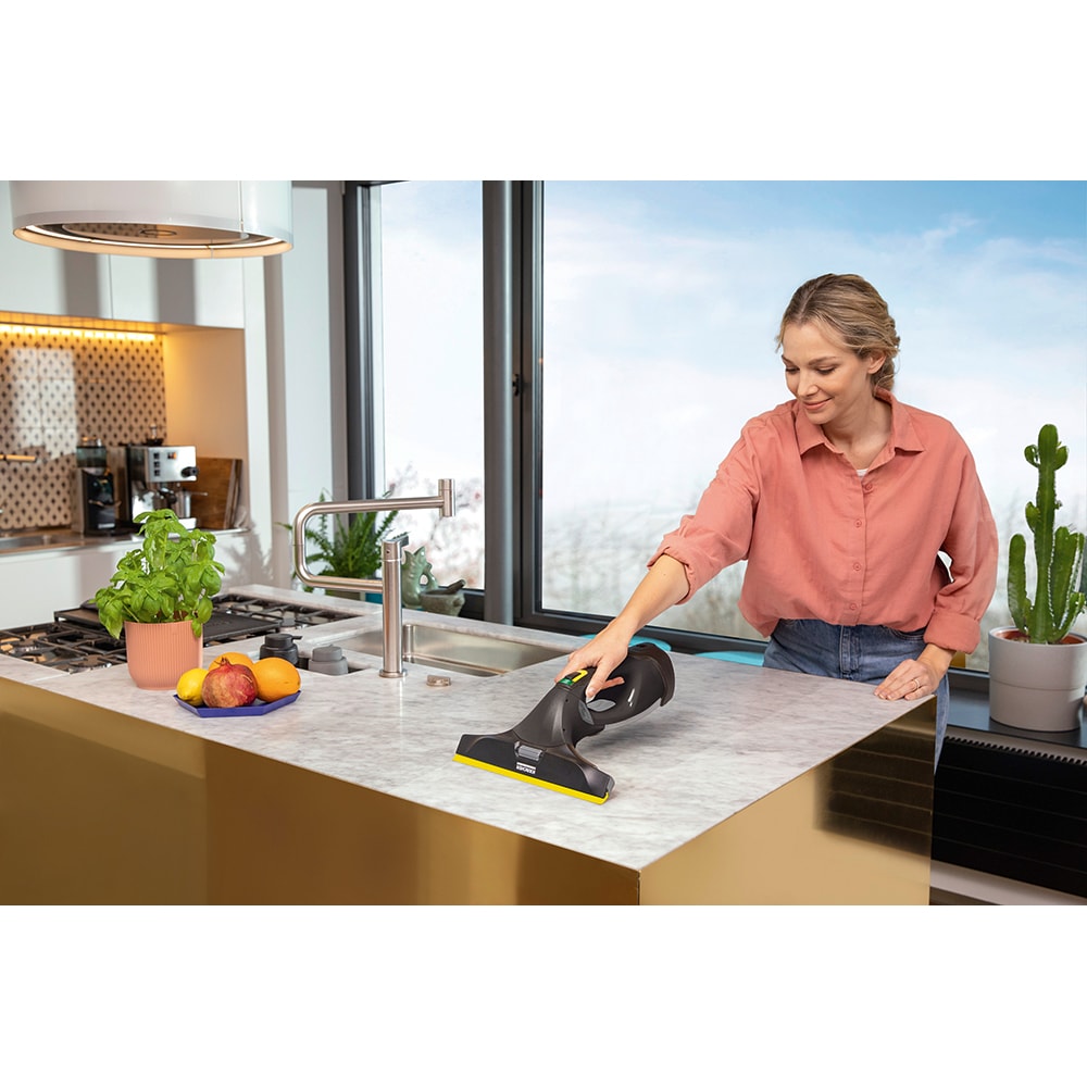 Aspirator geamuri KARCHER WV 5 Plus N WV5PLUSNBLEU, 0.1l, 3.7V, autonomie max 35 min, negru-alb