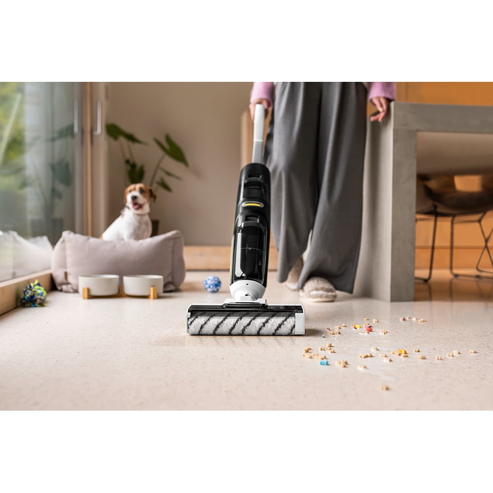 Aspirator vertical cu spalare KARCHER FCV 4 Home&Pet 1.056-137.0, 0.75l, autonomie max 45 min, Tehnologie Hygienic Spin, alb-negru
