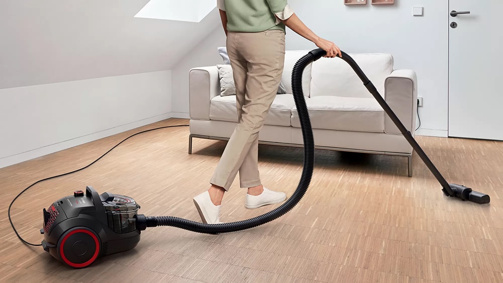 Aspirator fara sac BOSCH ProPower Seria 4 BGS21POW2, 2l, 750W, 78dB, negru-rosu