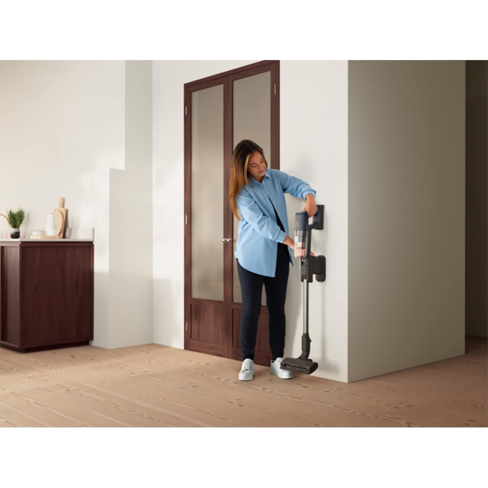 Aspirator vertical ELECTROLUX Seria 700 EP71UB14DB, 0.3l, 14.4V, autonomie max 50 min, negru