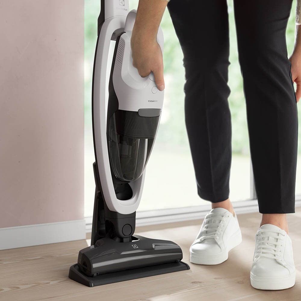 Aspirator vertical ELECTROLUX Seria 300 ES31CB18SH, 0.3l, 18V, autonomie max 45 min, alb-negru