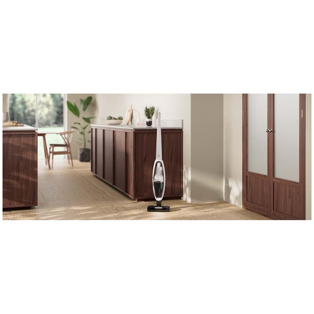 Aspirator vertical ELECTROLUX 500 ES52HB25SH, 0.3l, 25.2V, autonomie max 55 min, alb-negru