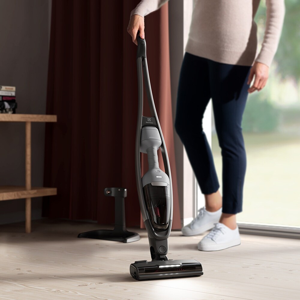 Aspirator vertical 2in1 ELECTROLUX Seria 600 ES62AB25UG, 0.3l, 25.2V, autonomie max 55 min, gri inchis-negru