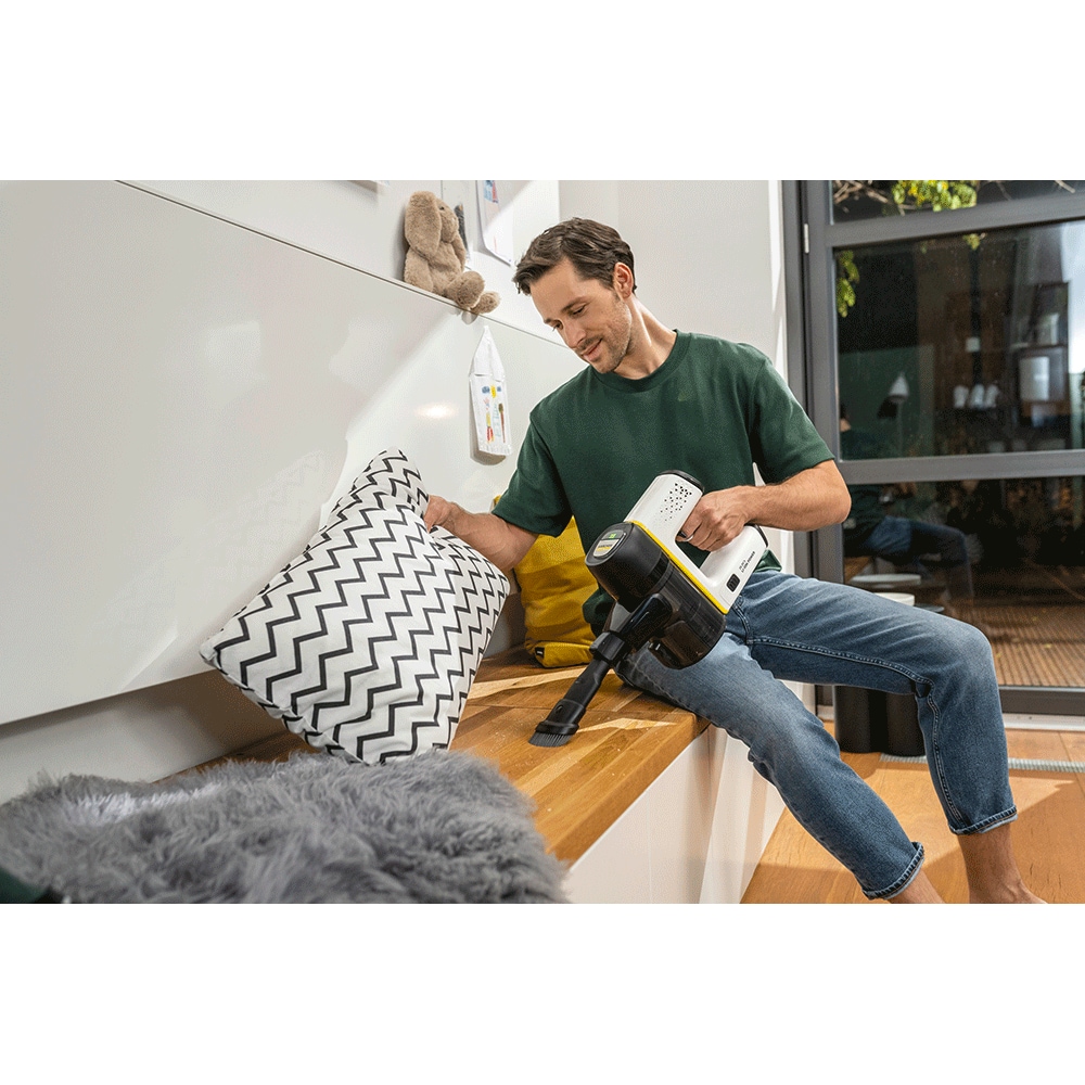Aspirator vertical KARCHER VC 6 Cordless Ourfamily Extra, 0.8l, 25.2V, autonomie max 50 min, alb-negru