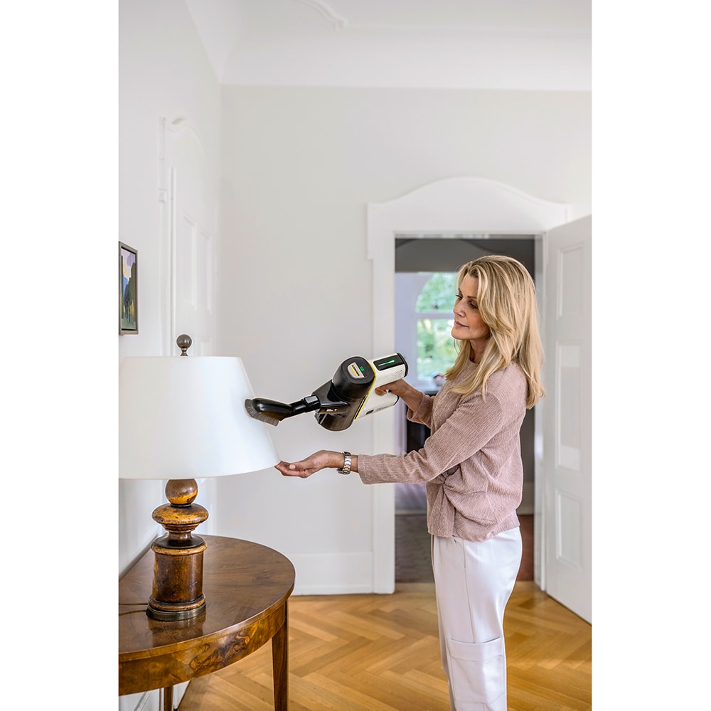 Aspirator vertical KARCHER VC 7 Cordless YourMax, 0.8l, 25.2V, autonomie max 60 min, negru-alb