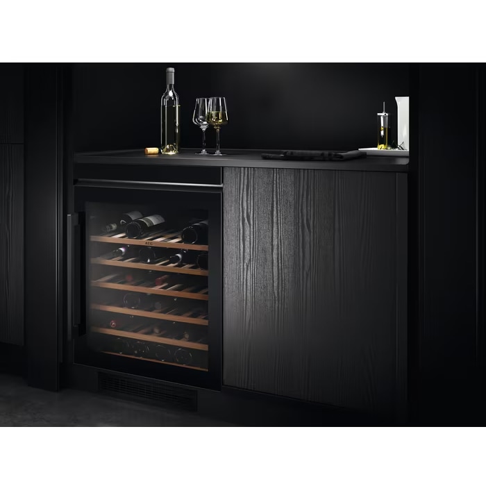 Racitor de vinuri incorporabil AEG AWS4052B5B, 52 sticle, H 82 cm, Clasa G