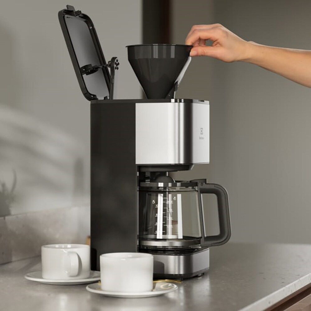 Cafetiera ELECTROLUX Create 3 E3CM1-3ST, 1.37l, 1000W, 10 cesti, negru-argintiu