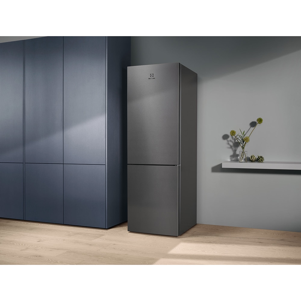 Combina frigorifica ELECTROLUX LNT5ME32U1, No Frost, 331 l, H 186 cm, Clasa E, argintiu