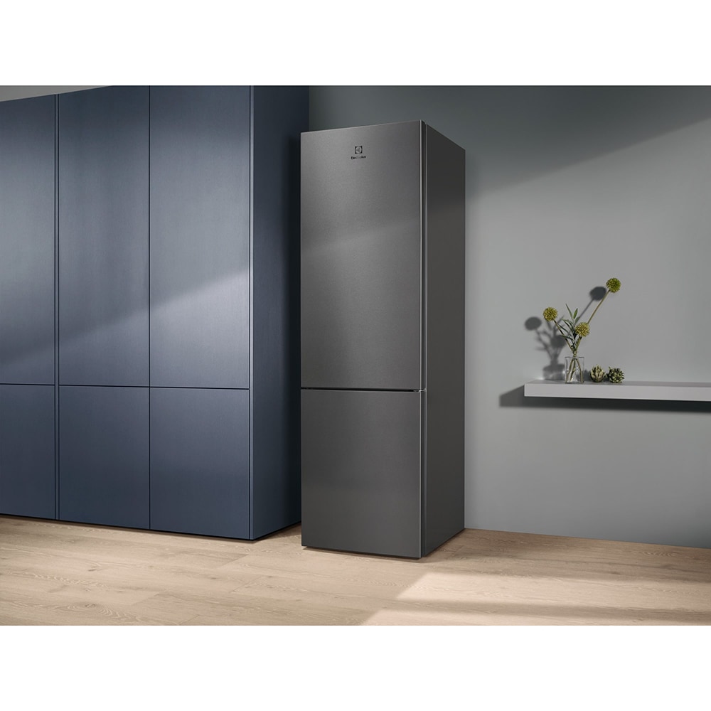 Combina frigorifica ELECTROLUX LNT5ME36U1, No Frost, 367 l, H 201 cm, Clasa E, argintiu