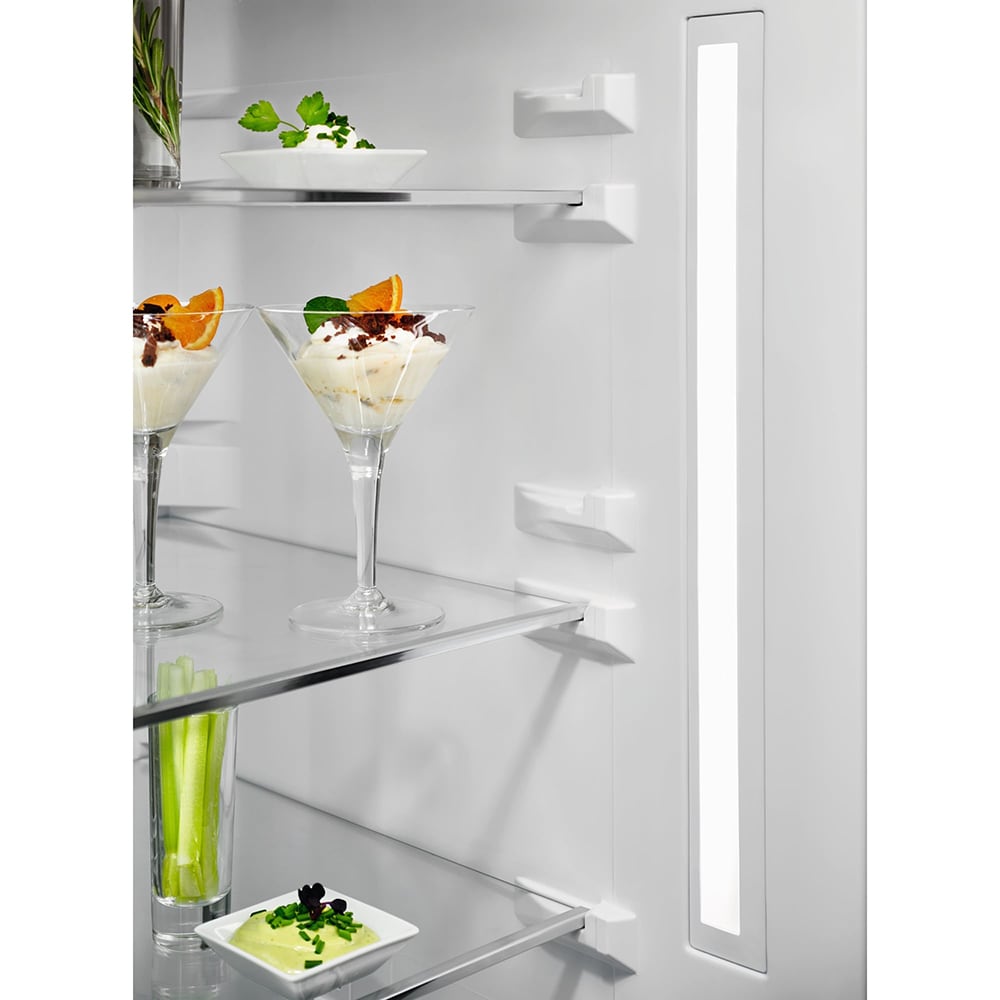 Combina frigorifica ELECTROLUX LNT7ME32X3, No Frost, 331 l, H 186 cm, Clasa E, argintiu