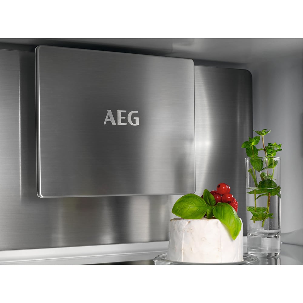 Combina frigorifica incorporabila AEG NSC8M191DS, No Frost, 269 l, H 188 cm, Clasa D